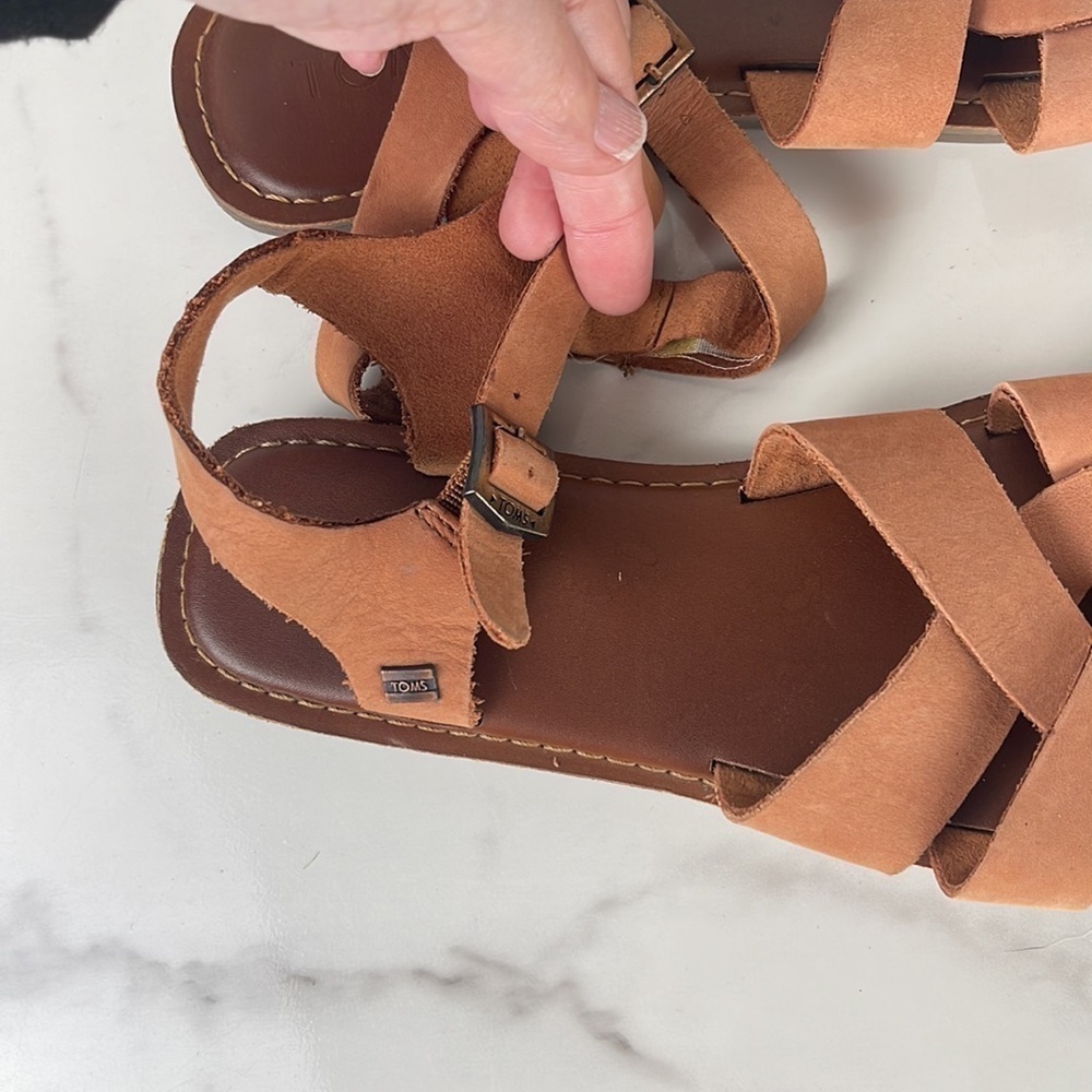 TOMS Sandals Size W6.5 - Picture 2 of 4